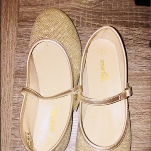 Gold flats shoes for girls